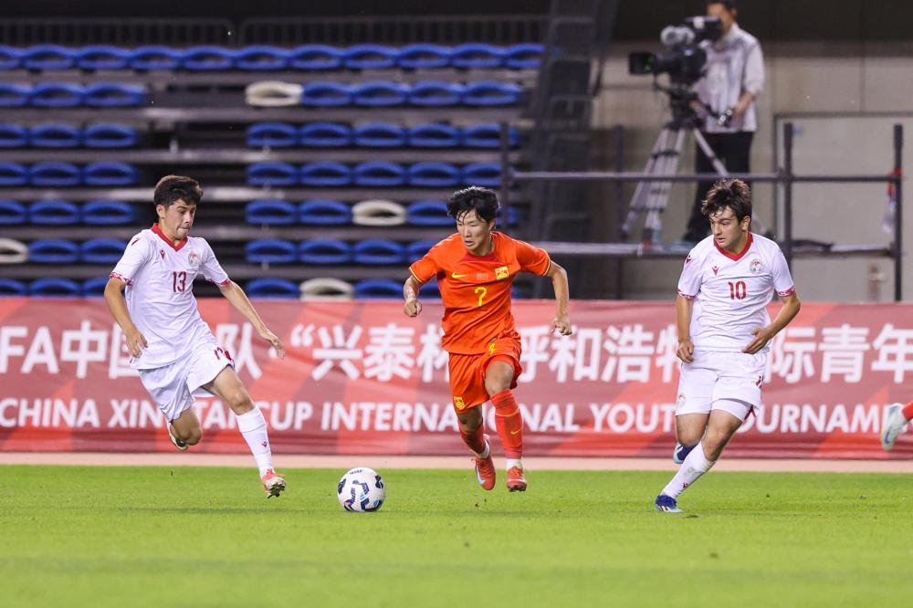 足球巨星冈萨雷斯传奇之路与精彩瞬间全解析